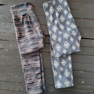 Bundle of 2 Women's Leggings Large Camo Green Beige, Blue Grey White Ikat Tights
